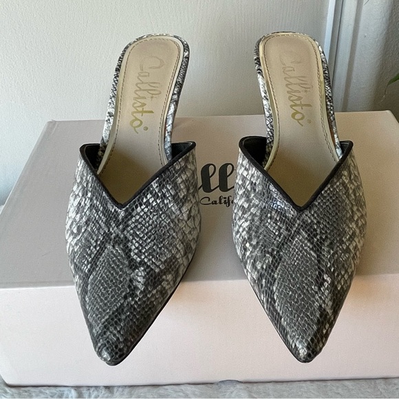 Callisto Essex Kitten Heel Pointed-Toe Mules - Picture 4 of 10